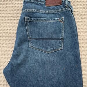 Men’s Tommy Bahama jeans . Like new condition size 34 x 30